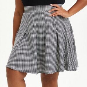 Torrid Houndstooth Mini Twill Pleated Skater Skirt Size 1